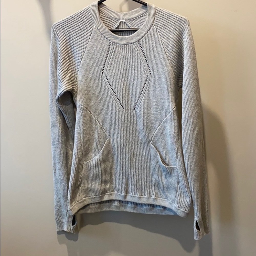 Lululemon grey sweater.